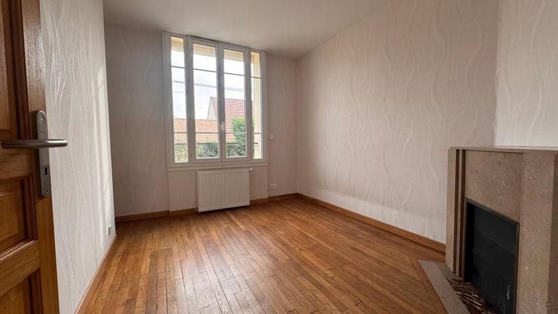 Maison - 220 m² - 9 pièces
