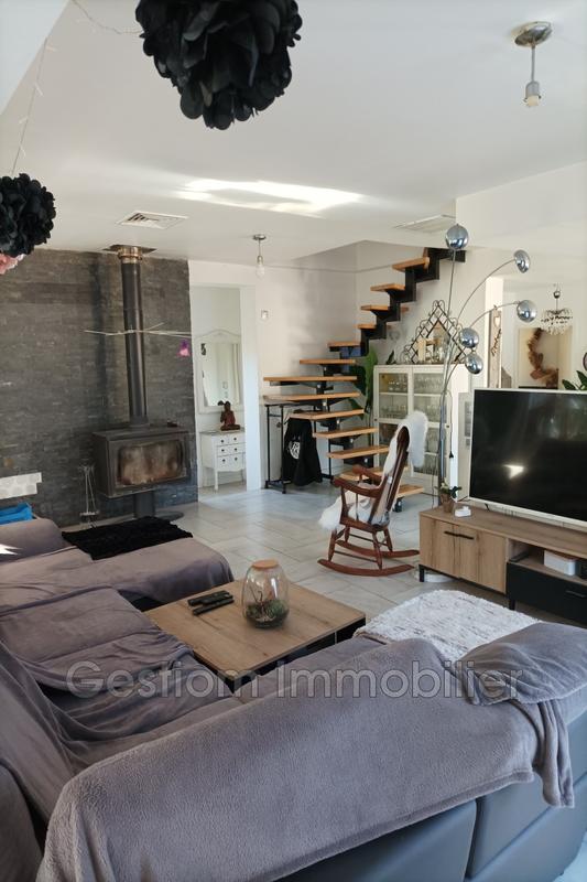 Villa - 212 m² - 6 pièces