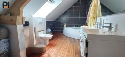 Maison - 220 m² - 9 pièces