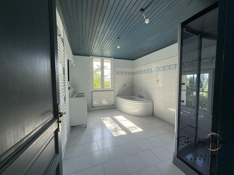 Maison ancienne - 432 m² - 10 pièces