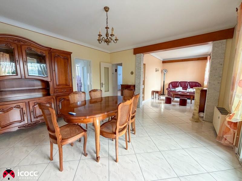 Maison - 111 m² - 7 pièces