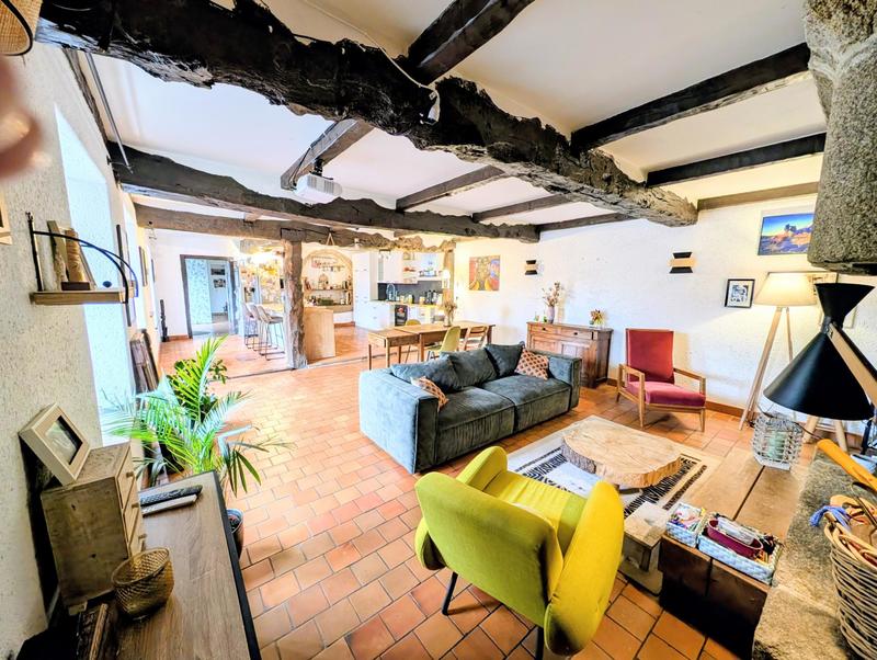 Maison - 213 m² - 7 pièces