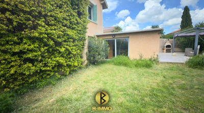 Maison - 221 m² - 8 pièces