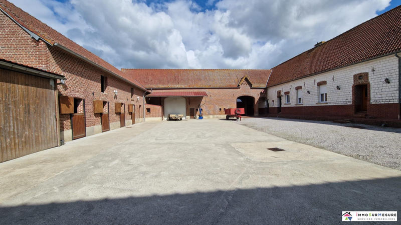 Maison - 257 m² - 10 pièces