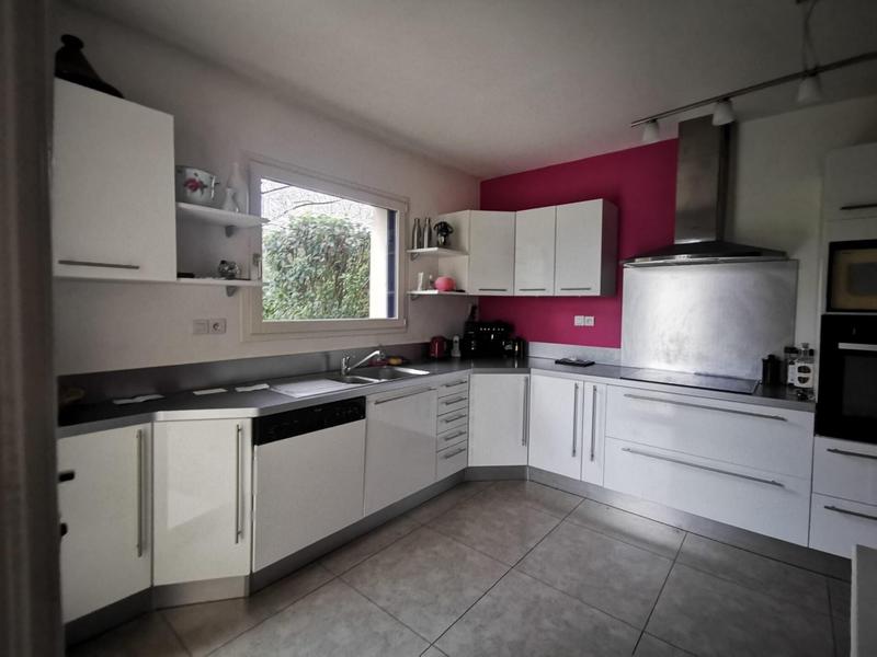 Maison - 215 m² - 8 pièces