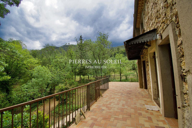 Propriété - 250 m² - 8 pièces