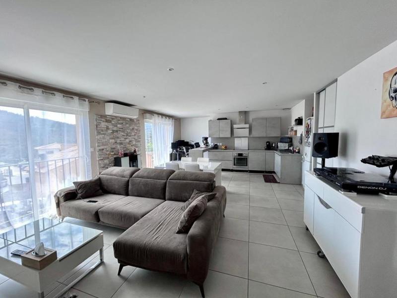 Appartement - 102 m² - 3 pièces