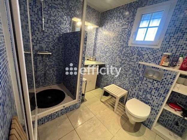 Maison - 227 m² - 7 pièces