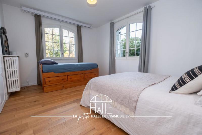 Maison - 228 m² - 8 pièces