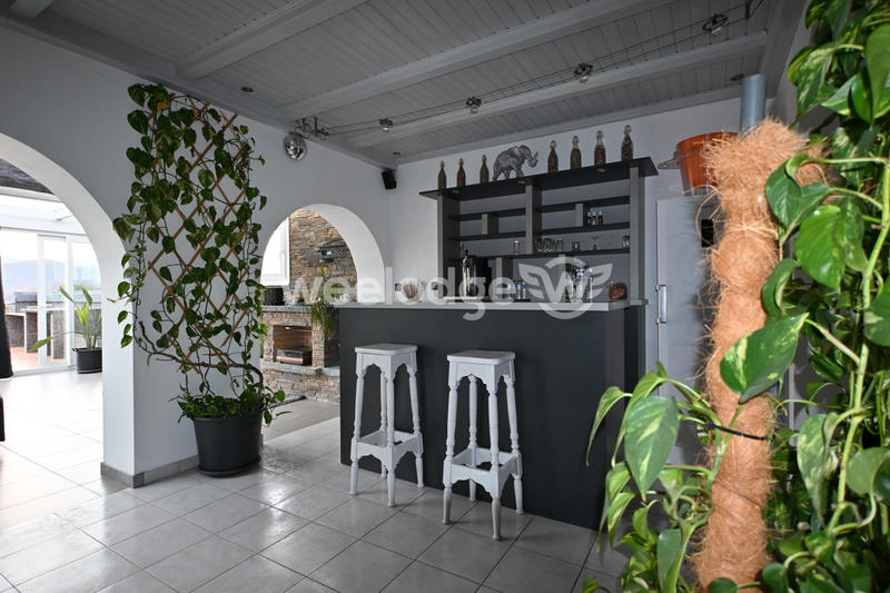 Maison - 182 m² - 7 pièces