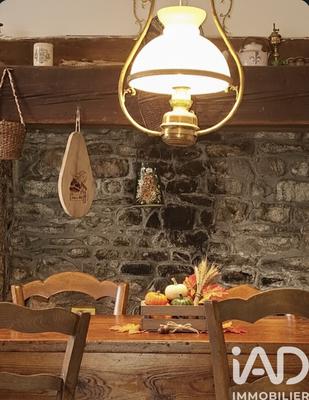 Maison - 231 m² - 9 pièces