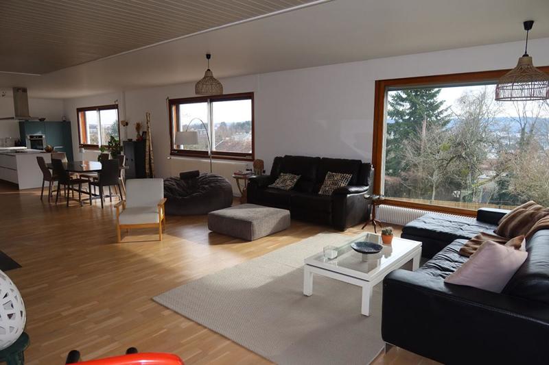 Propriété - 300 m² - 9 pièces