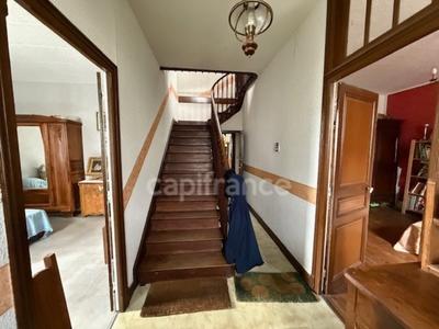 Maison - 185 m² - 10 pièces