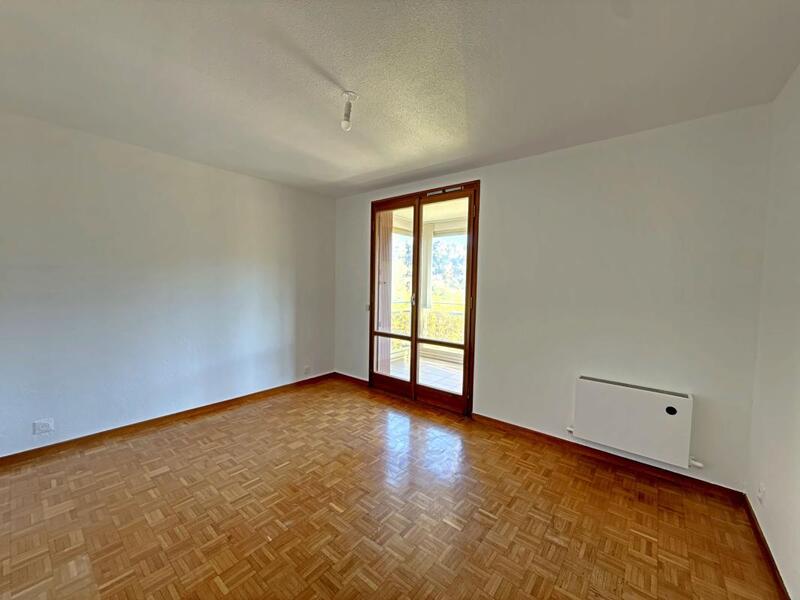 Appartement - 82 m² - 3 pièces
