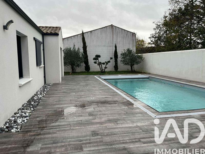 Maison - 195 m² - 6 pièces