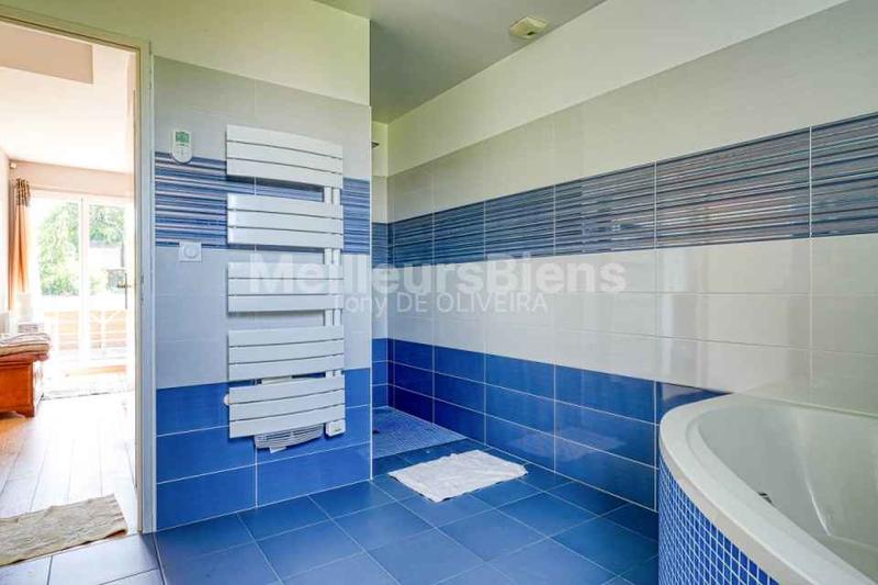 Maison - 210 m² - 8 pièces