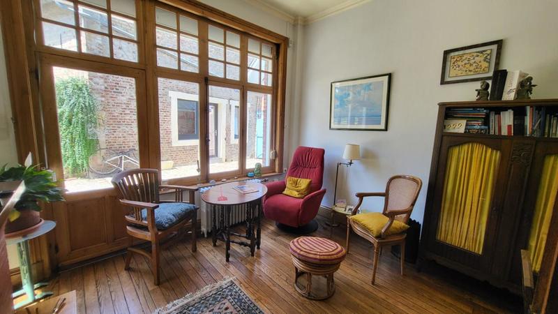 Maison - 385 m² - 8 pièces