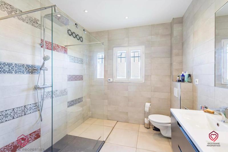 Propriété - 195 m² - 7 pièces