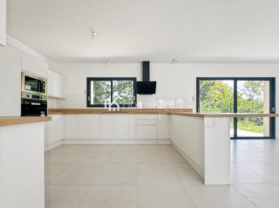 Maison - 122 m² - 5 pièces