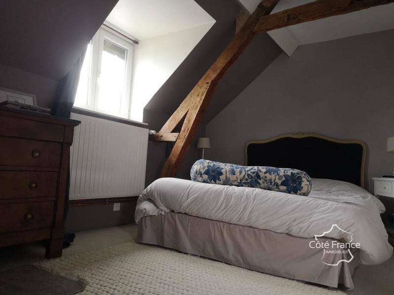 Maison - 210 m² - 10 pièces