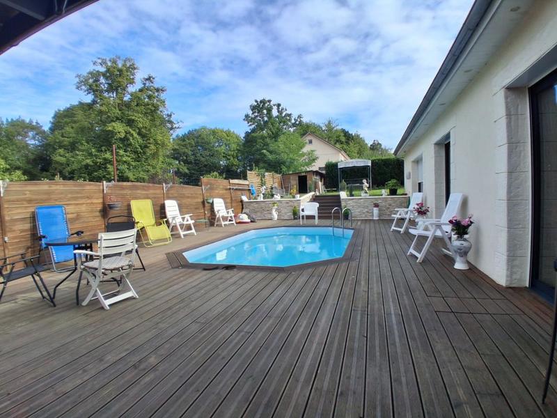 Maison - 140 m² - 6 pièces