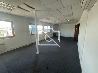 Entrepôt - 2 000 m²