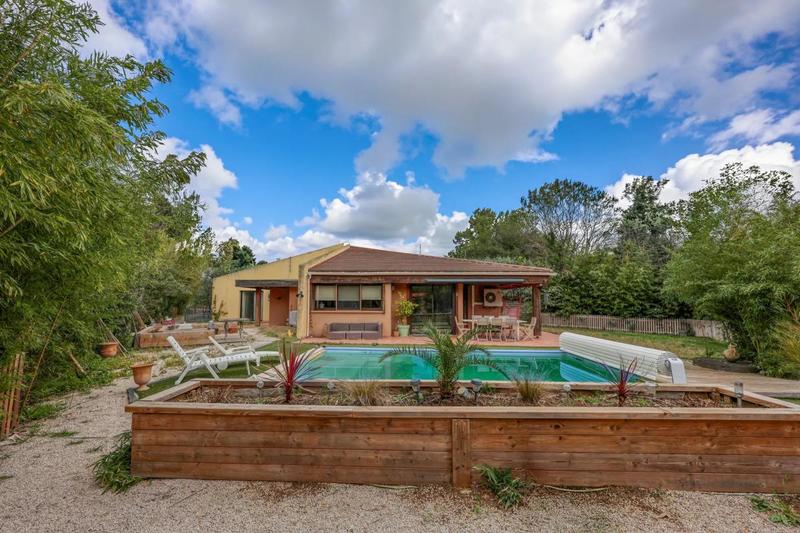 Maison - 198 m² - 8 pièces