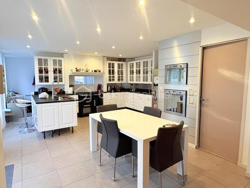 Maison - 147 m² - 7 pièces