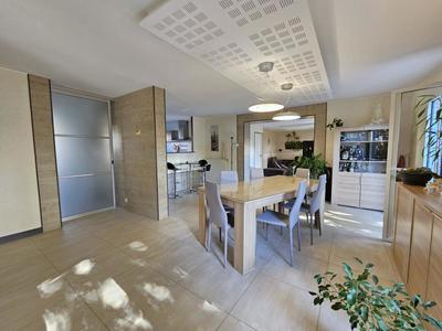 Maison - 173 m² - 10 pièces