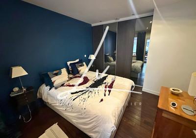 Loft - 135 m² - 5 pièces