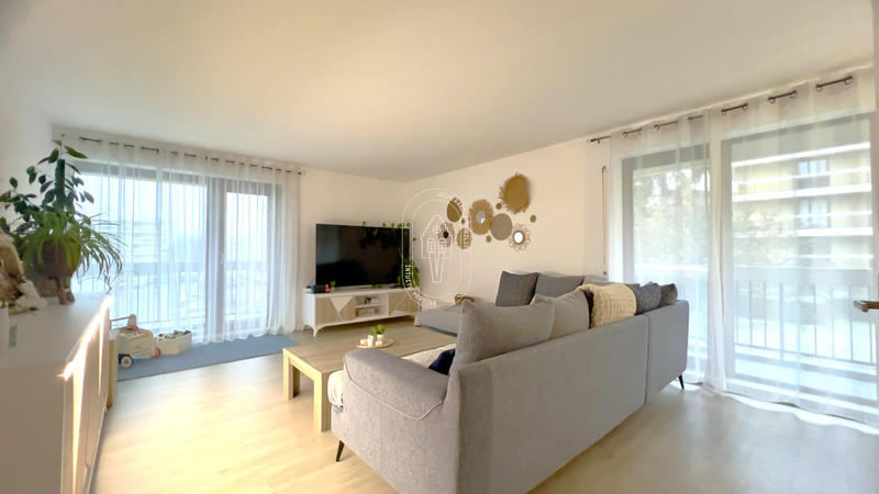 Appartement - 90 m² - 3 pièces