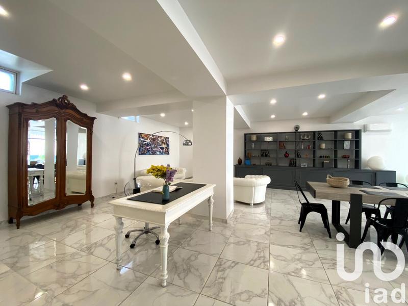 Loft - 134 m² - 2 pièces