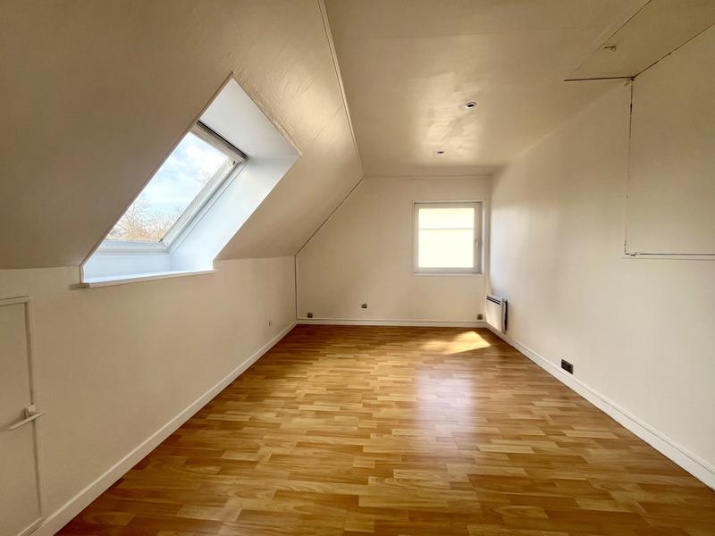 Maison - 220 m² - 9 pièces