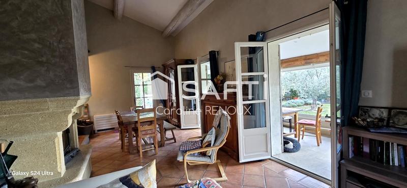 Maison - 215 m² - 10 pièces