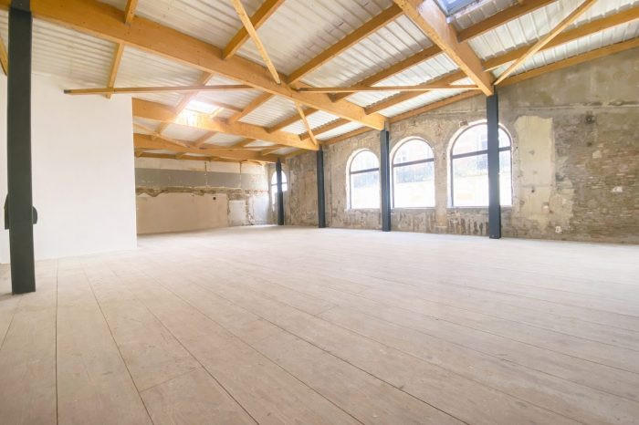 Appartement - 246 m² - 1 pièce