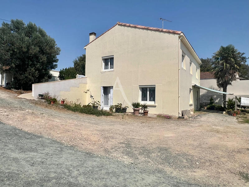 Maison - 163 m² - 7 pièces