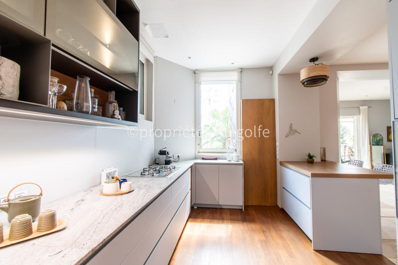 Maison - 215 m² - 6 pièces