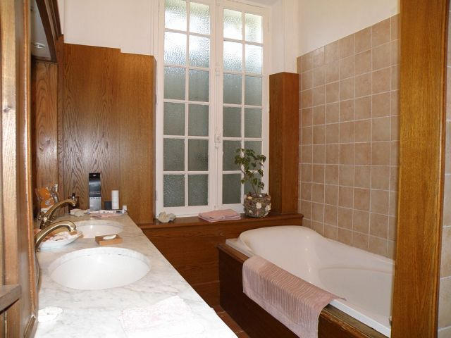 Maison - 326 m² - 8 pièces