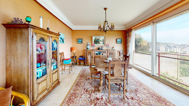 Maison - 142 m² - 6 pièces