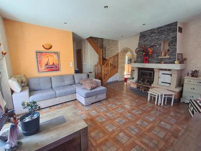 Maison - 260 m² - 6 pièces