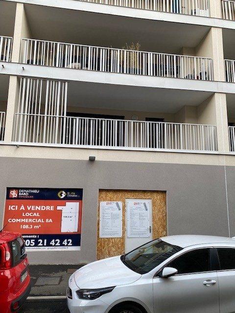 Local commercial - 108 m² - 1 pièce