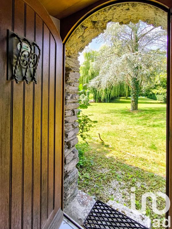 Maison - 230 m² - 9 pièces