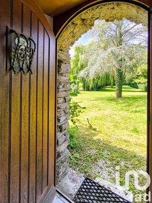 Maison - 230 m² - 9 pièces