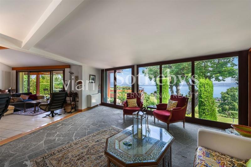 Villa - 288 m² - 6 pièces