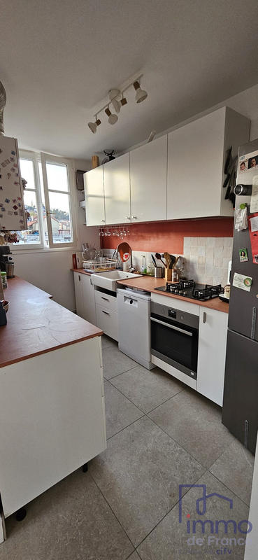 Appartement - 93 m² - 4 pièces