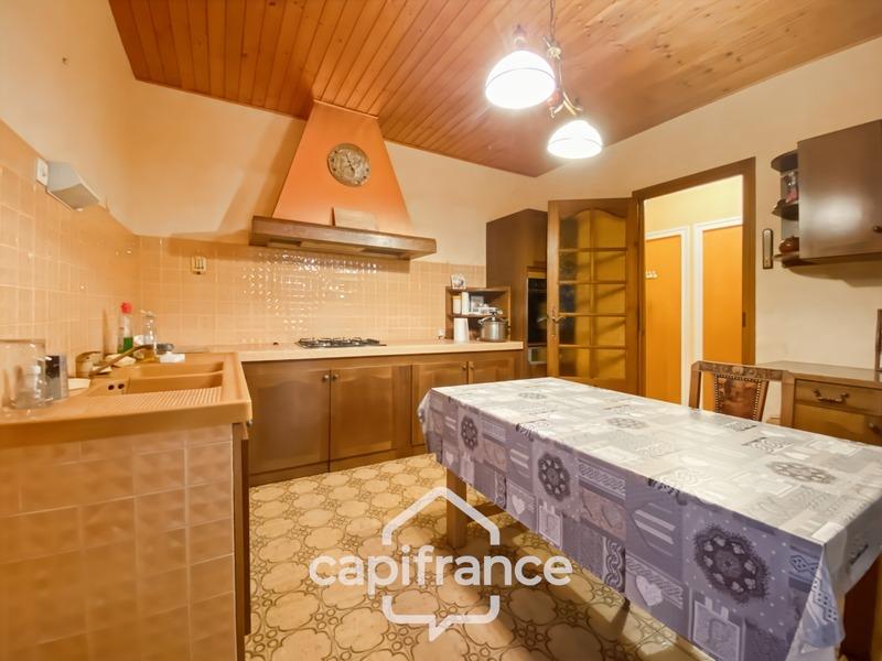 Maison en pierre - 229 m² - 8 pièces