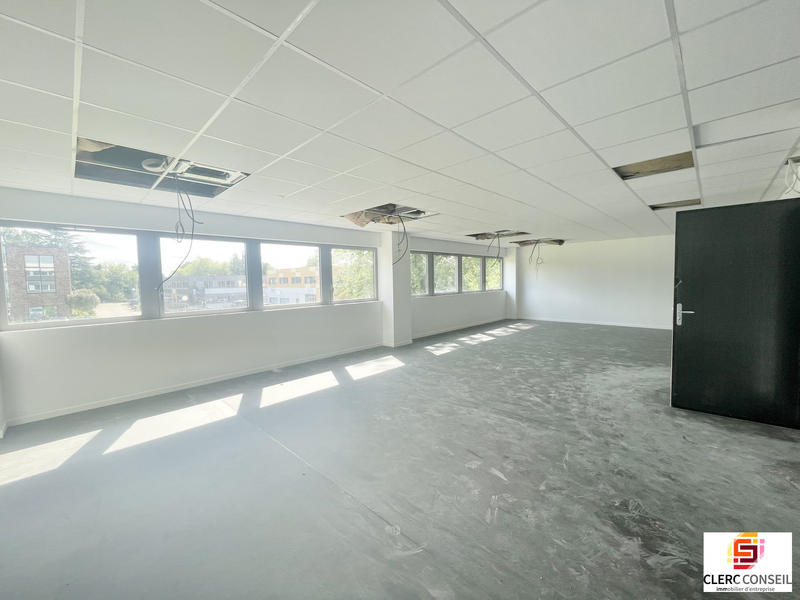 Bureau - 144 m²