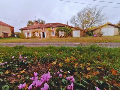 Maison de village - 141 m² - 6 pièces