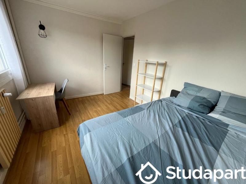 Chambre - 12 m² - 1 pièce