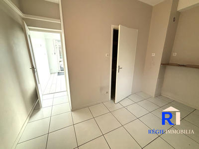 Local commercial - 27 m² - 2 pièces